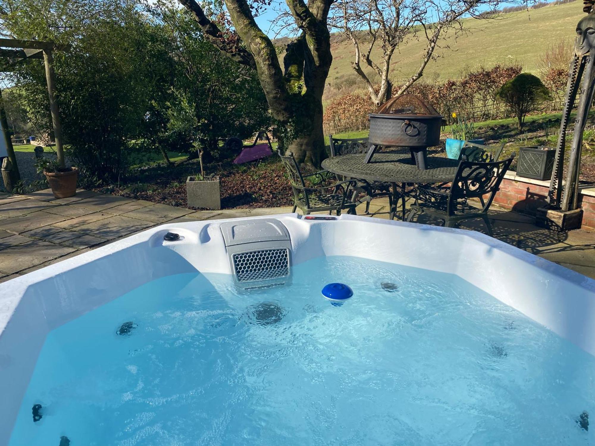 Ferienwohnung The Den, A Secluded Annex With Hot-Tub & Heating Long Bredy Exterior foto